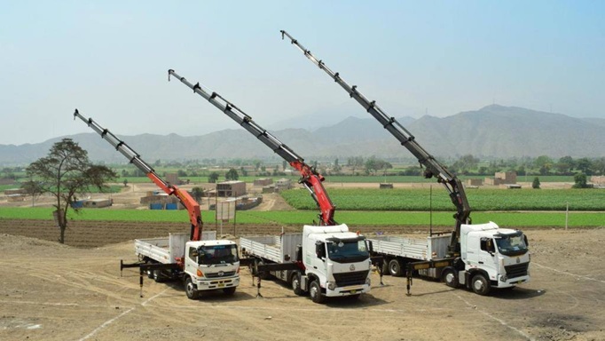Variedad de Camiones grua ordenados por longitud o alcance de brazo